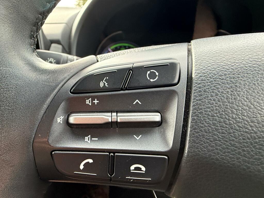 Hyundai Kona Hatchback Black #37