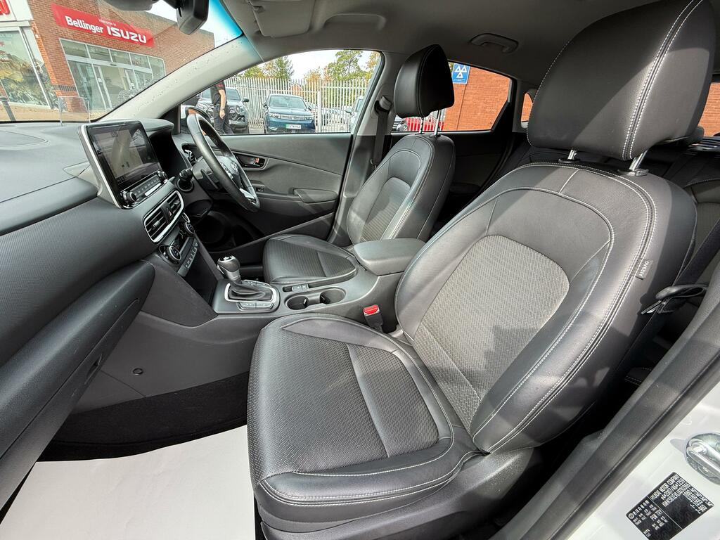 Hyundai Kona Hatchback Black #10