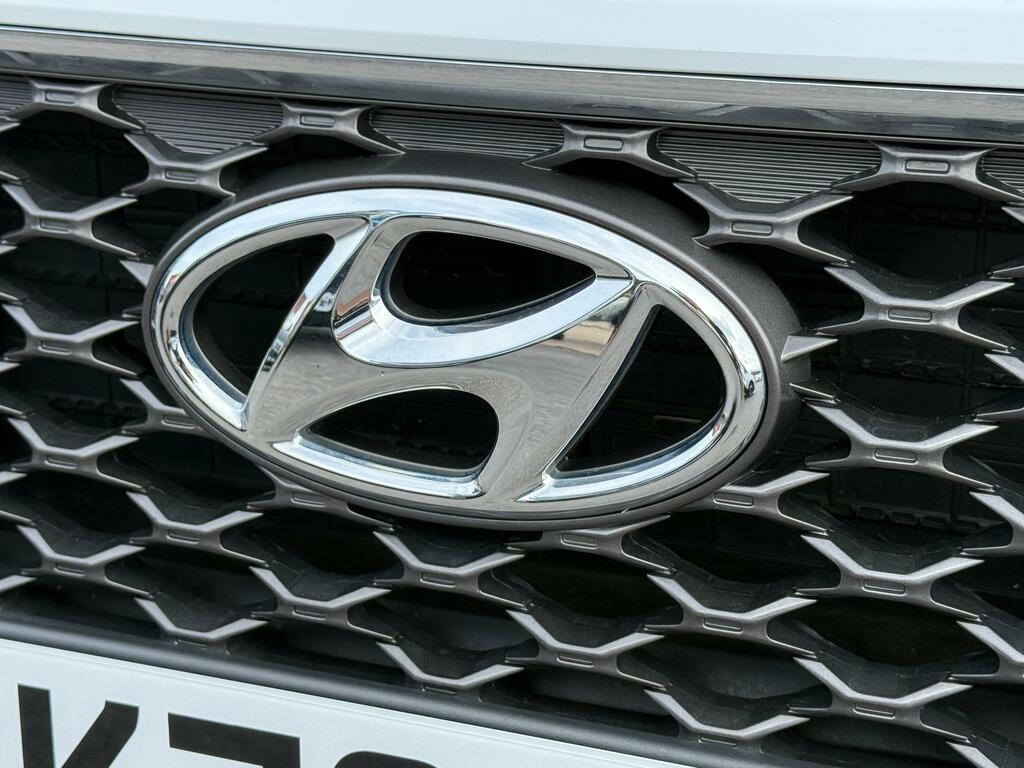 Hyundai Kona Hatchback Black #22