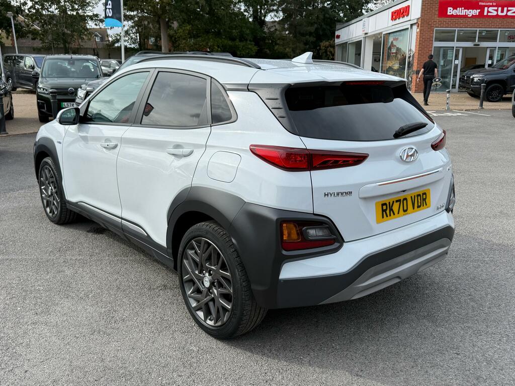 Hyundai Kona Hatchback Black #12
