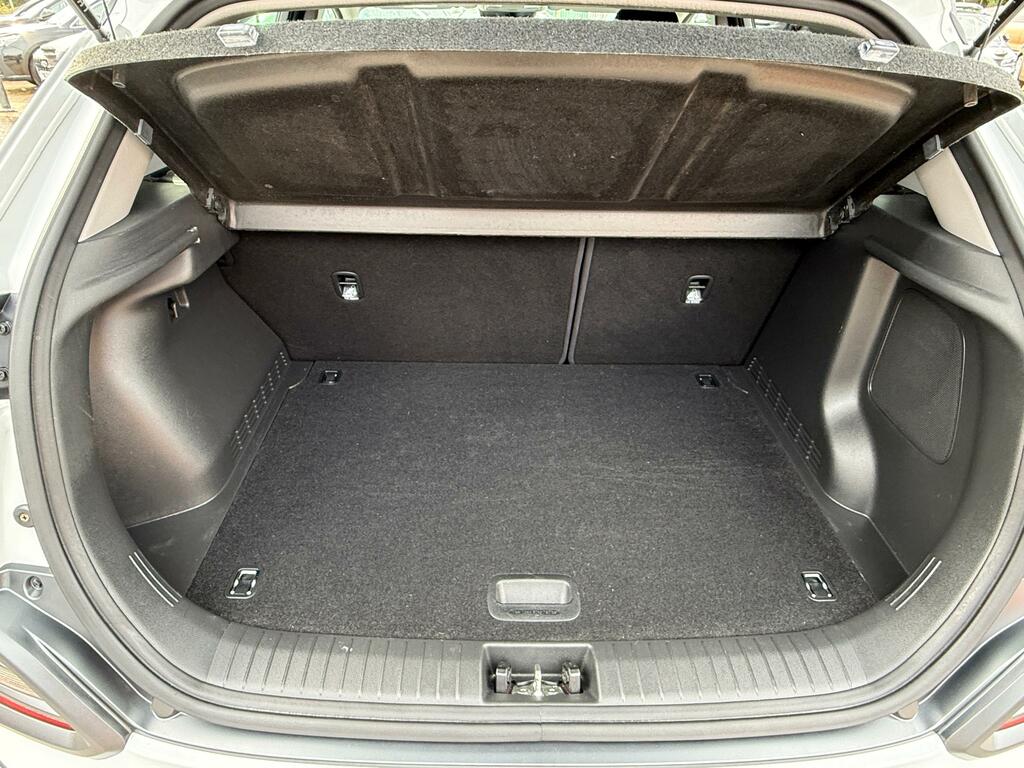Hyundai Kona Hatchback Black #16