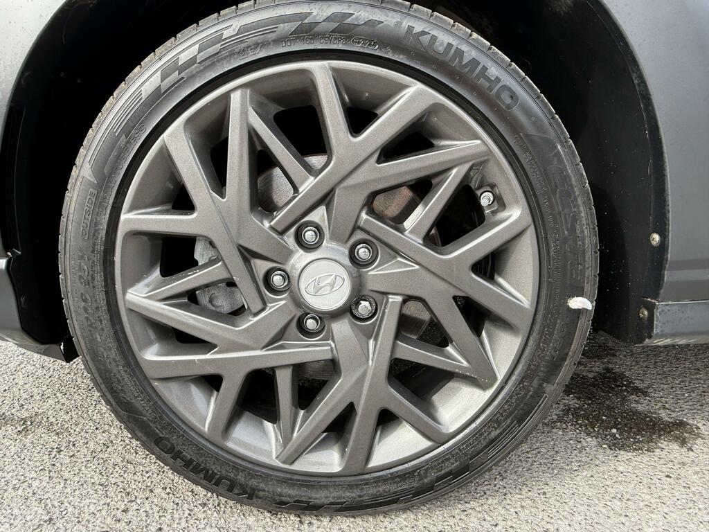 Hyundai Kona Hatchback Black #8