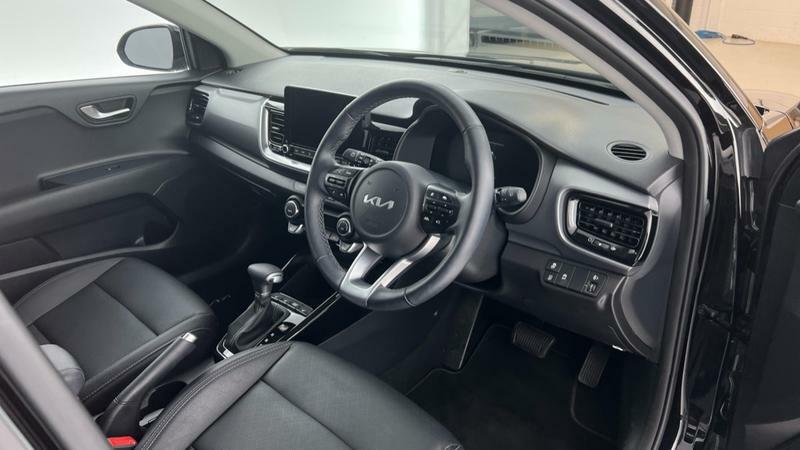 Kia Stonic Estate KO24EHW Black #5
