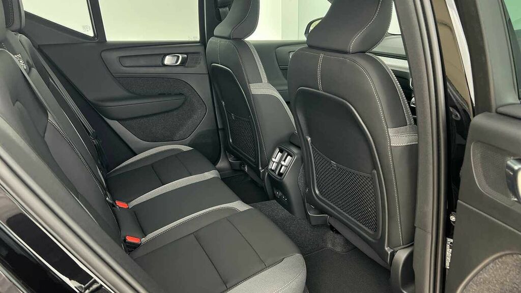 Volvo EX40 Ultra, Twin Motor, Panoramic Sunroof, 36 Black #6