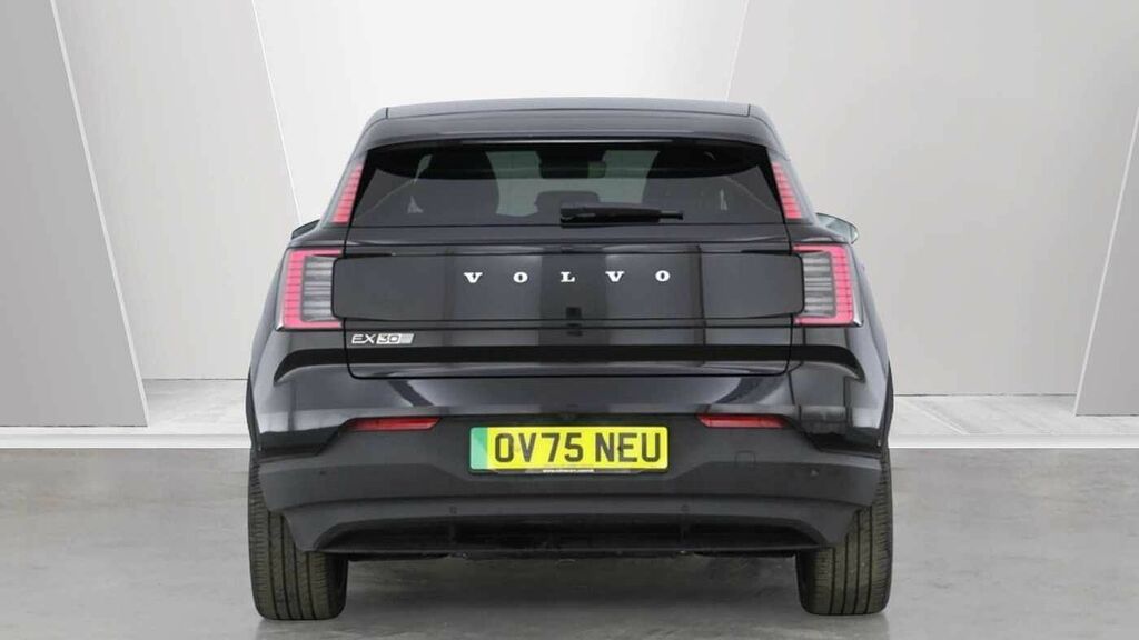 Volvo EX30 Ultra, Single Motor Extended Range, Black #4