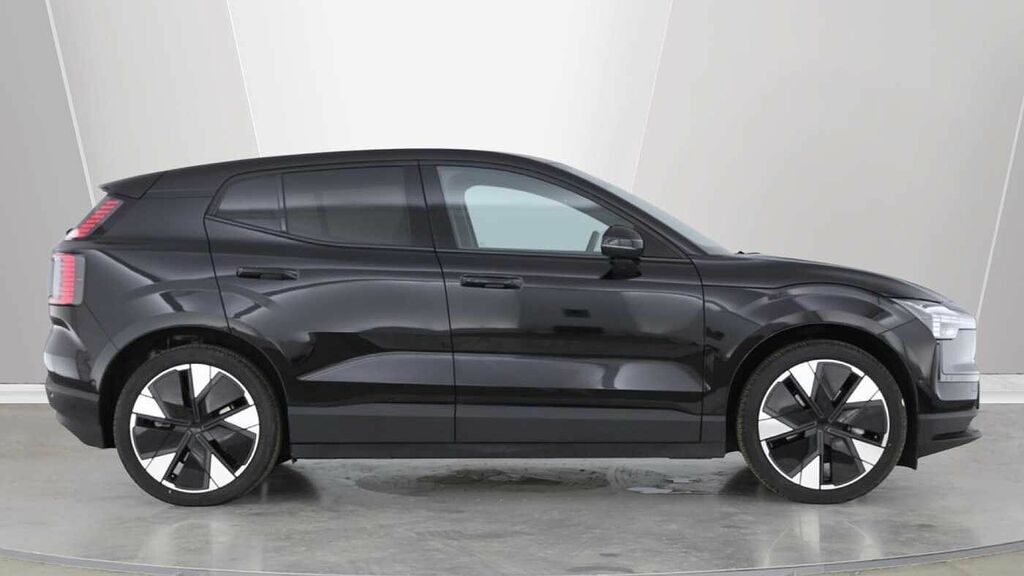 Volvo EX30 Ultra, Single Motor Extended Range, Black #2