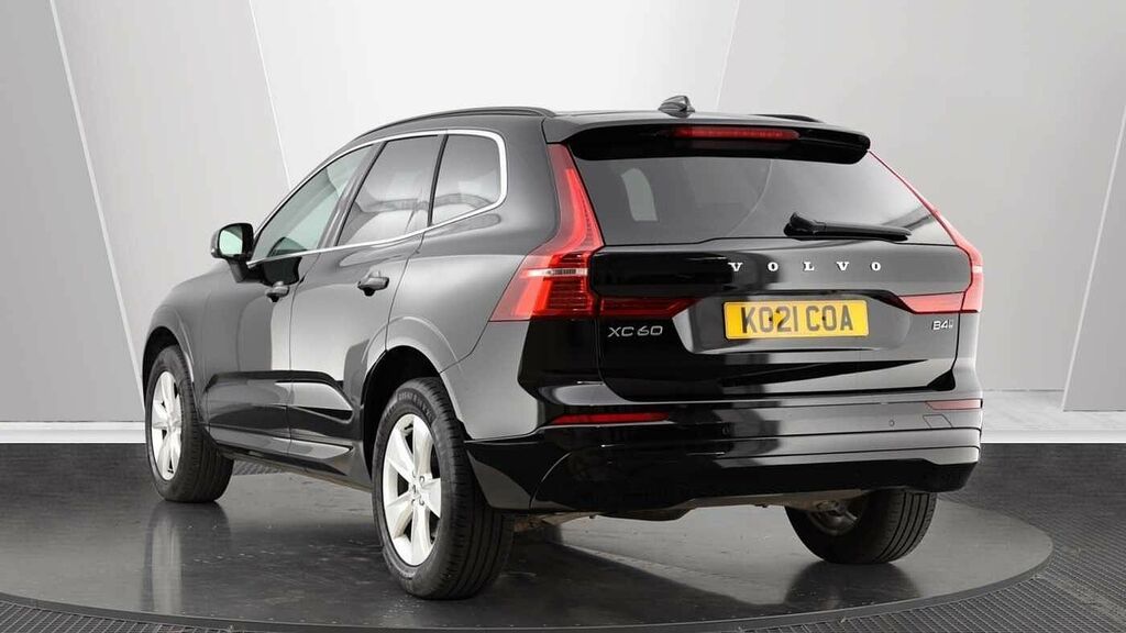 Volvo XC60 Momentum, B4 Awd Mild Hybrid Rear Camera, Heated Black #2
