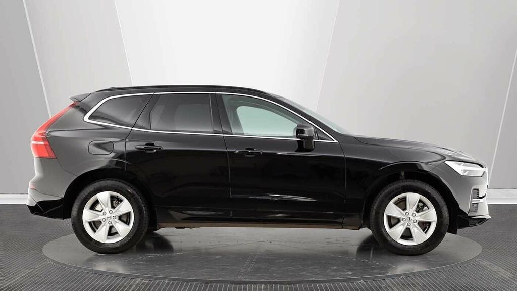 Volvo XC60 Momentum, B4 Awd Mild Hybrid Rear Camera, Heated Black #3