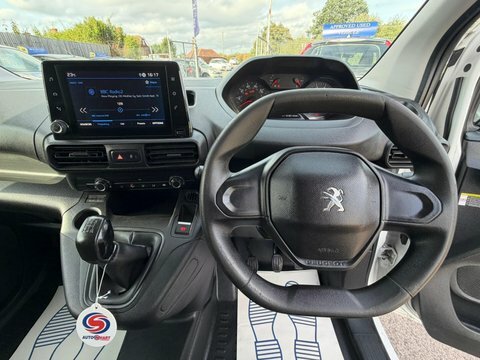 Peugeot Partner 1.5 Bluehdi 1000 Professional Standard Panel Van E White #17
