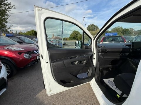 Peugeot Partner 1.5 Bluehdi 1000 Professional Standard Panel Van E White #19
