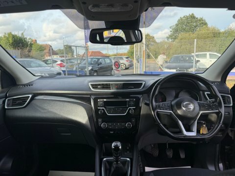 Nissan Qashqai Tekna Plus Dig-t Xtronic Red #19