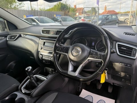 Nissan Qashqai Tekna Plus Dig-t Xtronic Red #9