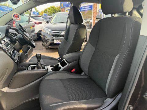 Nissan Qashqai Tekna Plus Dig-t Xtronic Red #17
