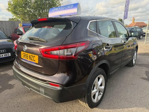 Nissan Qashqai Tekna Plus Dig-t Xtronic Red #5