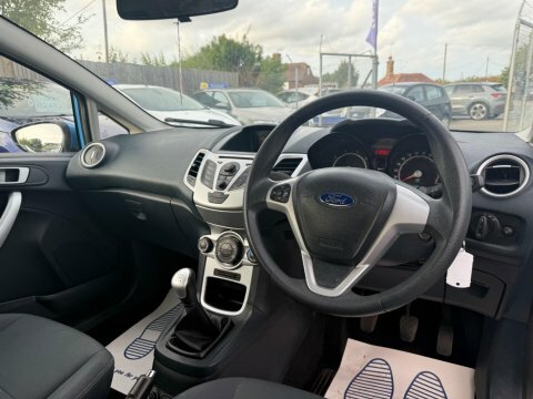 Ford Fiesta 1.25 Edge White #9