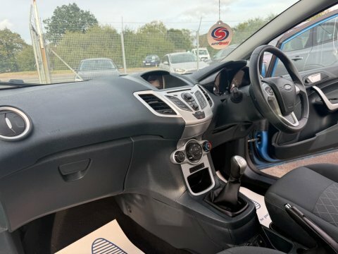 Ford Fiesta 1.25 Edge White #12