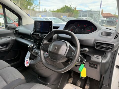 Peugeot Partner 2019 19 1.6 White #9