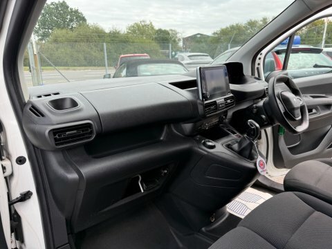 Peugeot Partner 2019 19 1.6 White #11