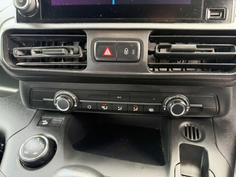 Peugeot Partner 2019 19 1.6 White #22