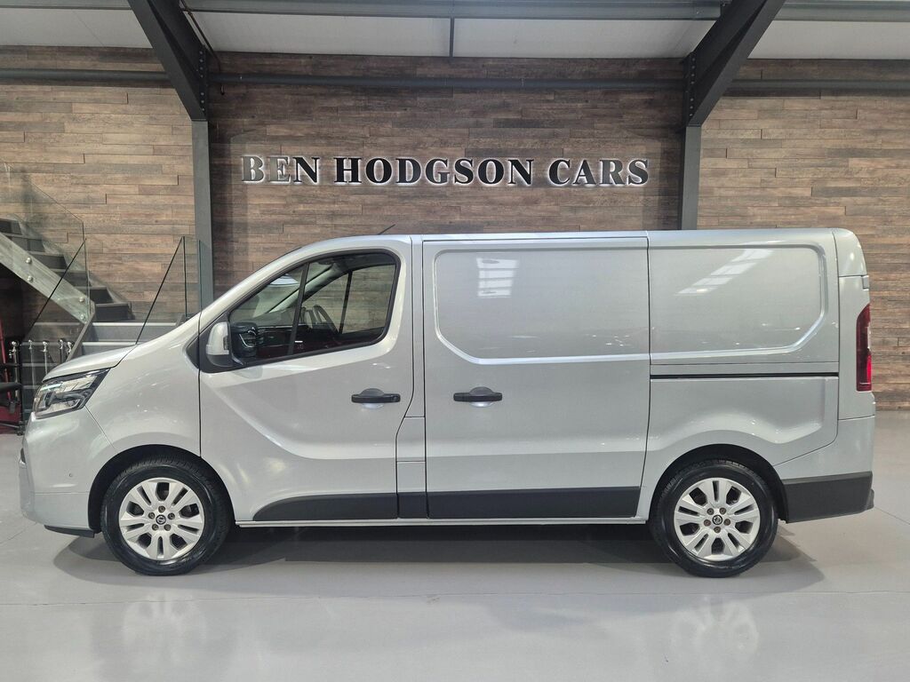 Nissan Primastar Acenta Black #7