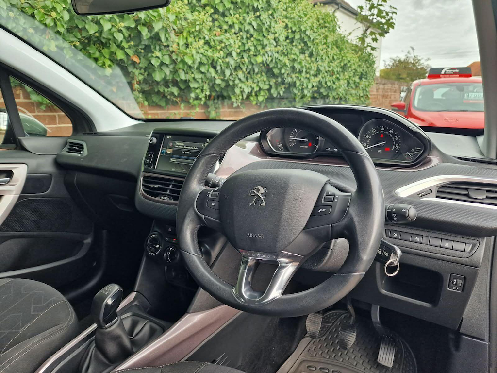 Peugeot 2008 Hatchback E-hdi Active 201414 Black #17