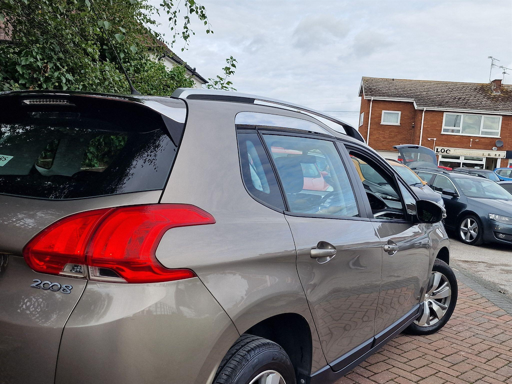 Peugeot 2008 1.2 Vti Puretech Active Euro 5 Grey #2