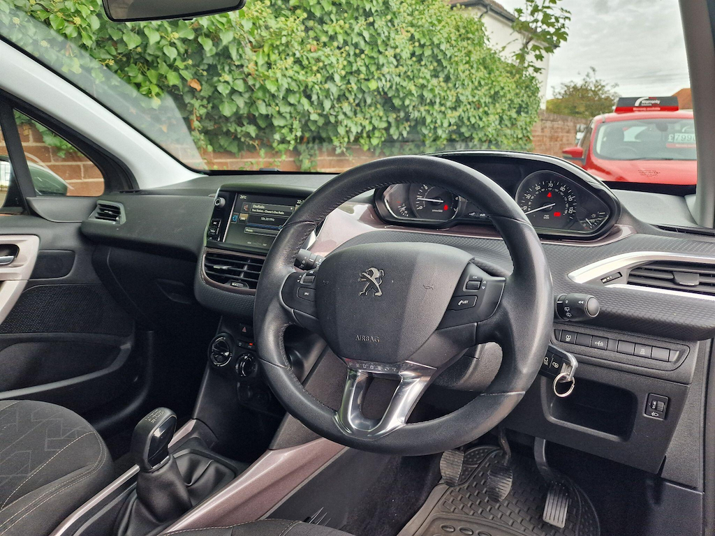 Peugeot 2008 Hatchback E-hdi Active 201414 Black #15