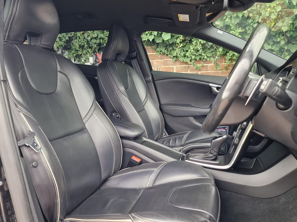 Volvo V40 T2 R-design Edition Hatchback White #12