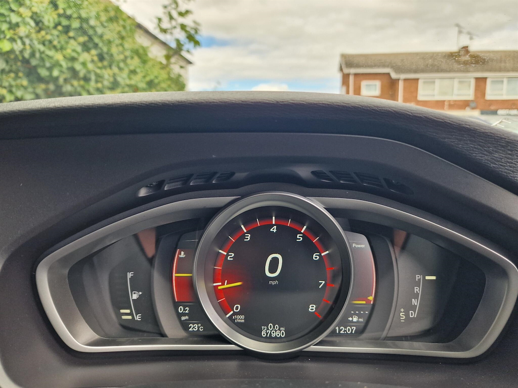 Volvo V40 T2 R-design Edition Hatchback White #22