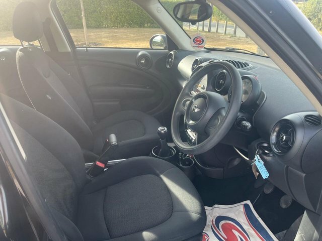 Mini Countryman 1.6 Cooper Suv Euro 5 Ss 122 Black #2