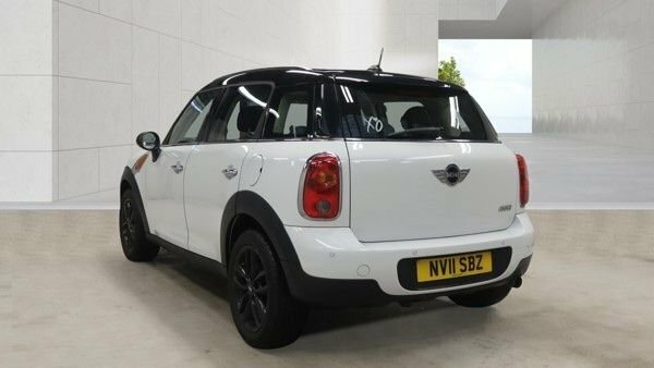 Mini Countryman 1.6 Cooper Suv Euro 5 Ss 122 White #4
