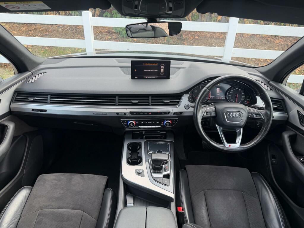 Audi Q7 S Line Black #2