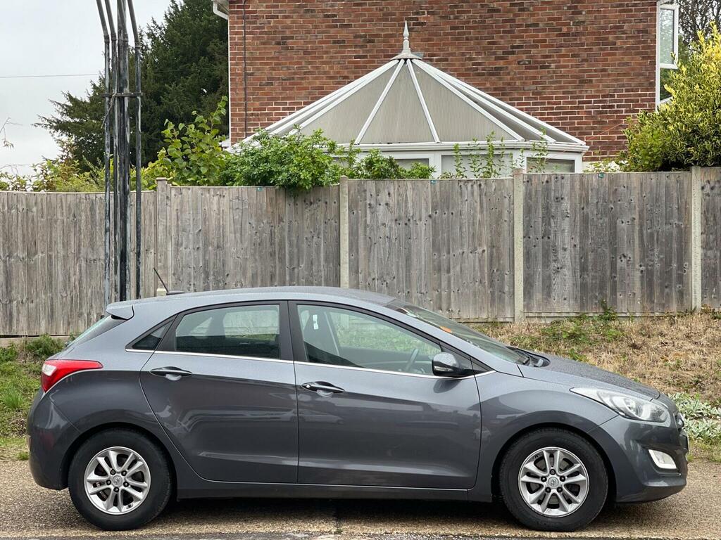 Hyundai I30 Hatchback 1.6 Crdi Blue Drive Se Nav Euro 6 Ss Grey #2