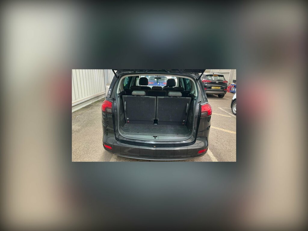 Vauxhall Zafira Tourer Sri Cdti Red #3