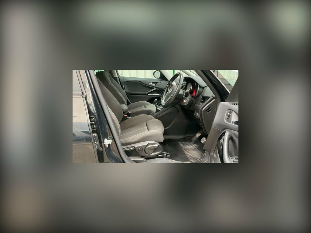 Vauxhall Zafira Tourer Sri Cdti Red #5