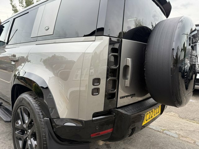 Land Rover Defender 110 X-dynamic S Brown #38