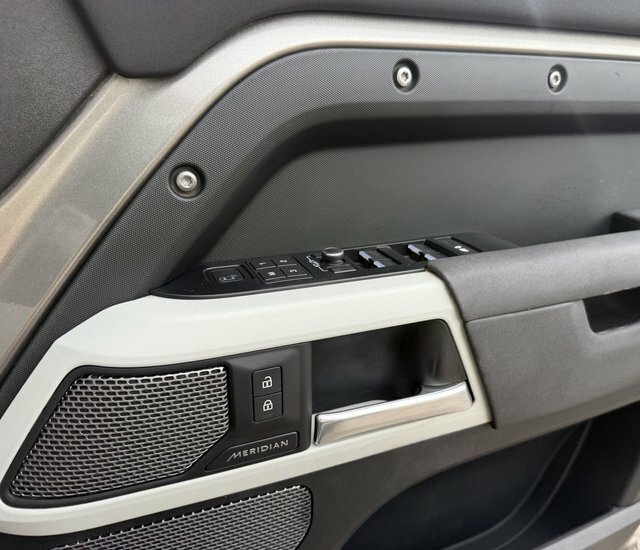 Land Rover Defender 110 X-dynamic S Brown #17