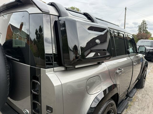 Land Rover Defender 110 X-dynamic S Brown #10