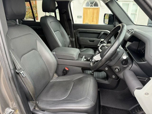 Land Rover Defender 110 X-dynamic S Brown #12