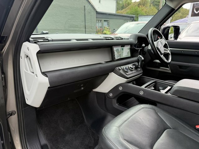 Land Rover Defender 110 X-dynamic S Brown #28