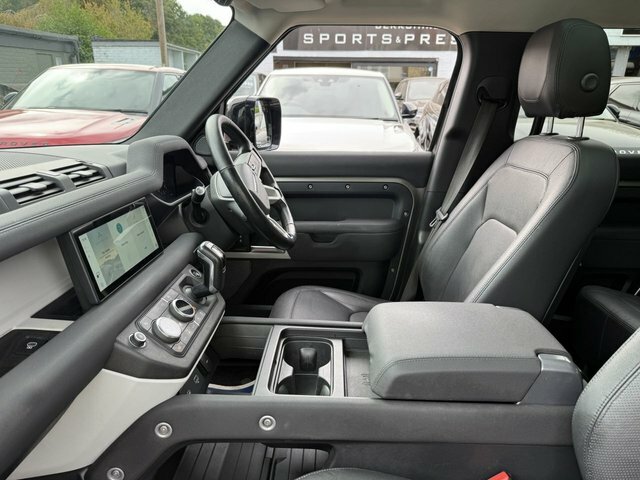 Land Rover Defender 110 X-dynamic S Brown #29