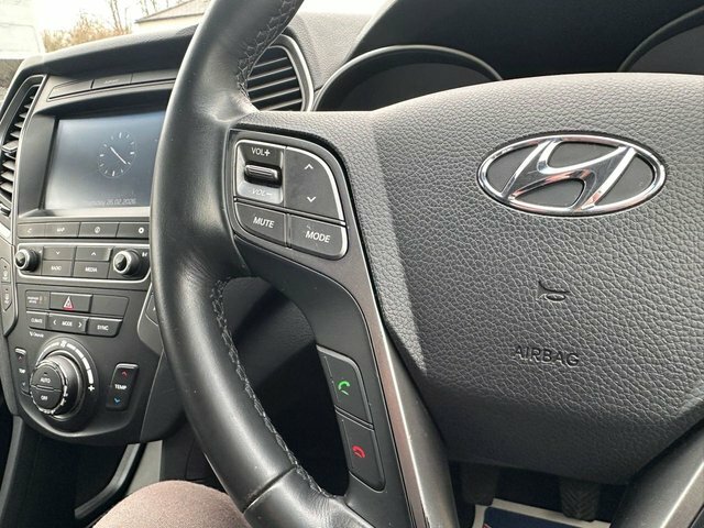 Hyundai Santa Fe Estate Red #26