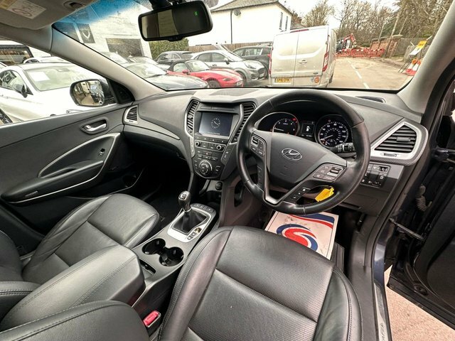 Hyundai Santa Fe Estate Red #20