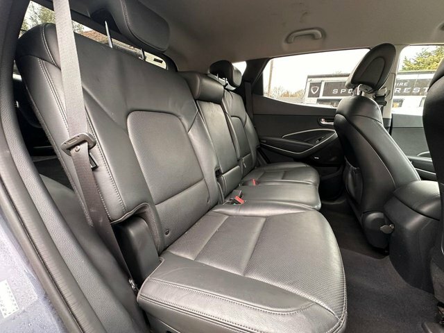Hyundai Santa Fe Estate Red #14