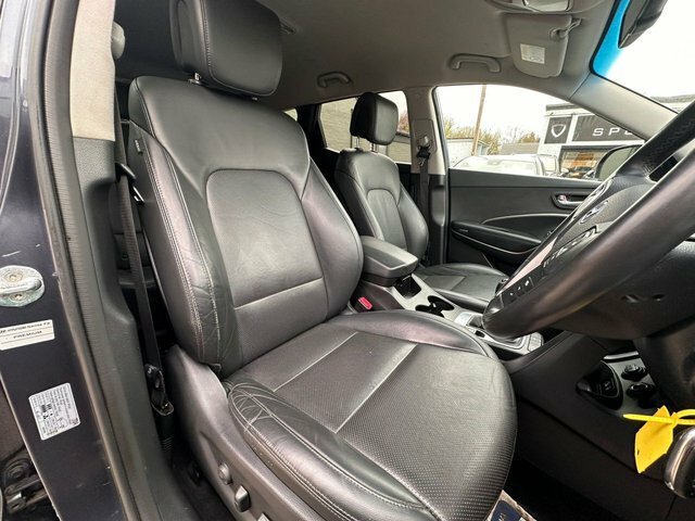Hyundai Santa Fe Estate Red #7