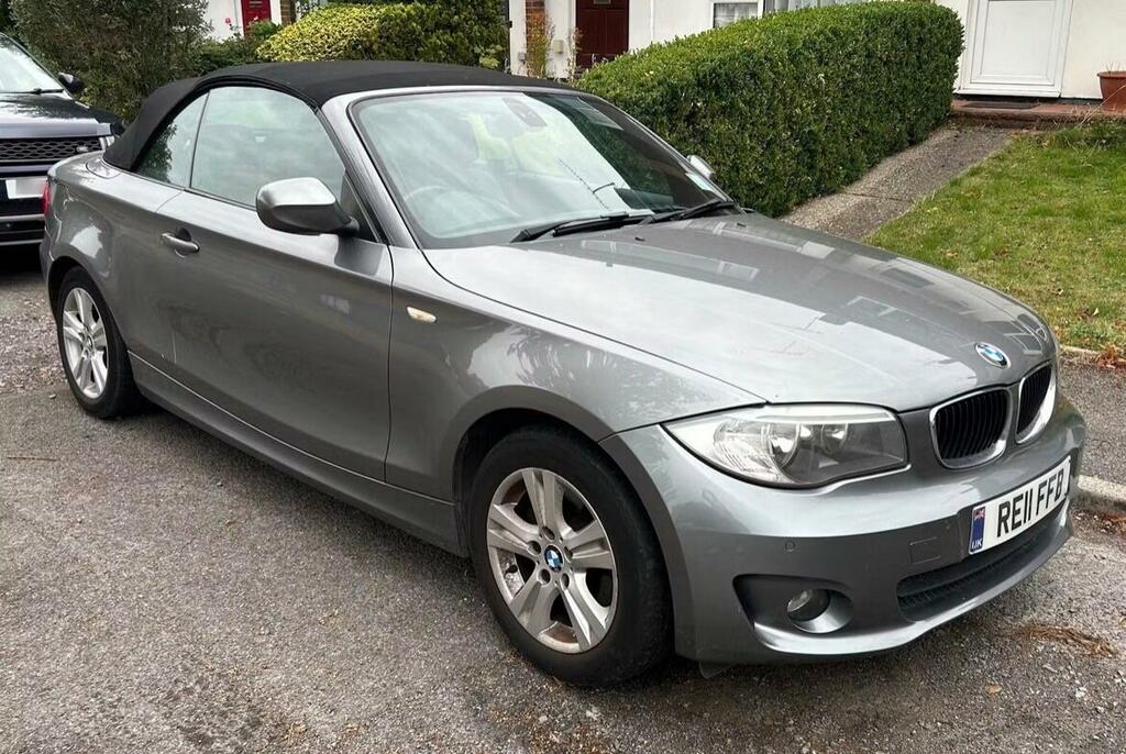 BMW 1 Series 2L Es White #1