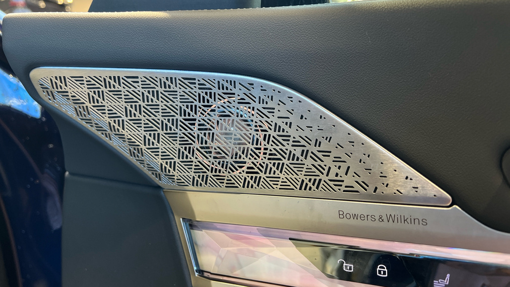 BMW i7 Excellence Black #29