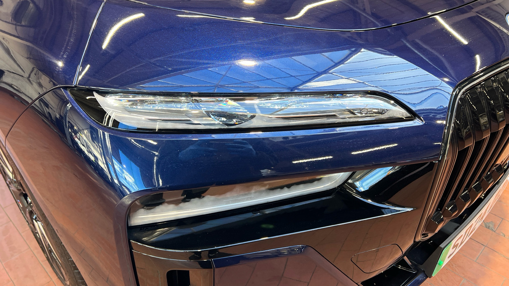 BMW i7 Excellence Black #23