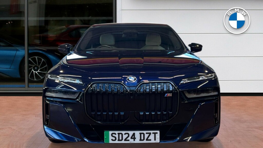 BMW i7 Excellence Black #16