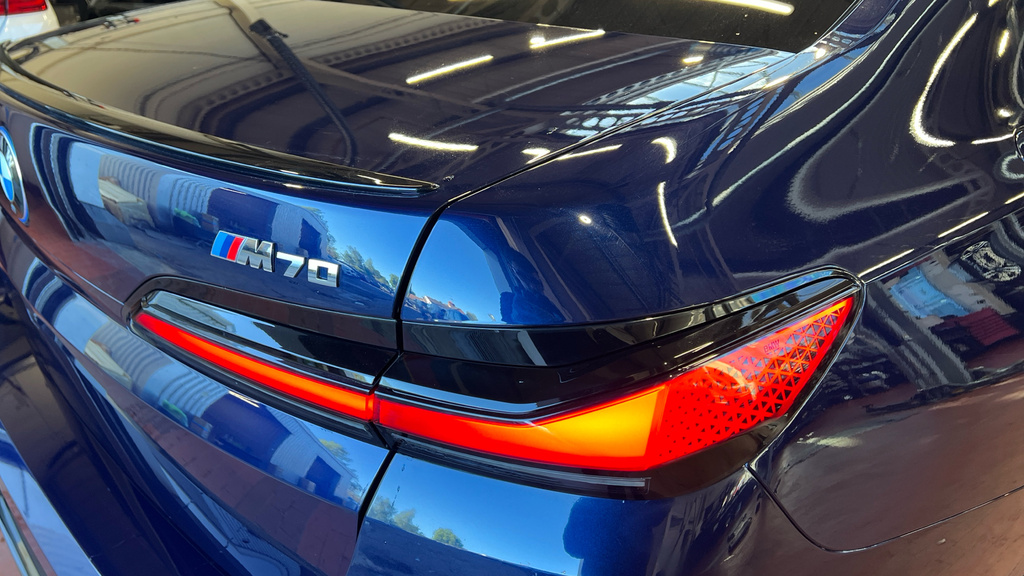 BMW i7 Excellence Black #22